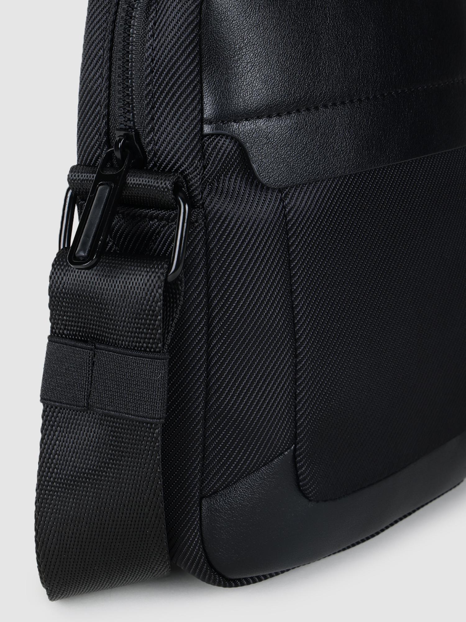 Gregor Go Men Crossbody Sling Bag - Black (S)