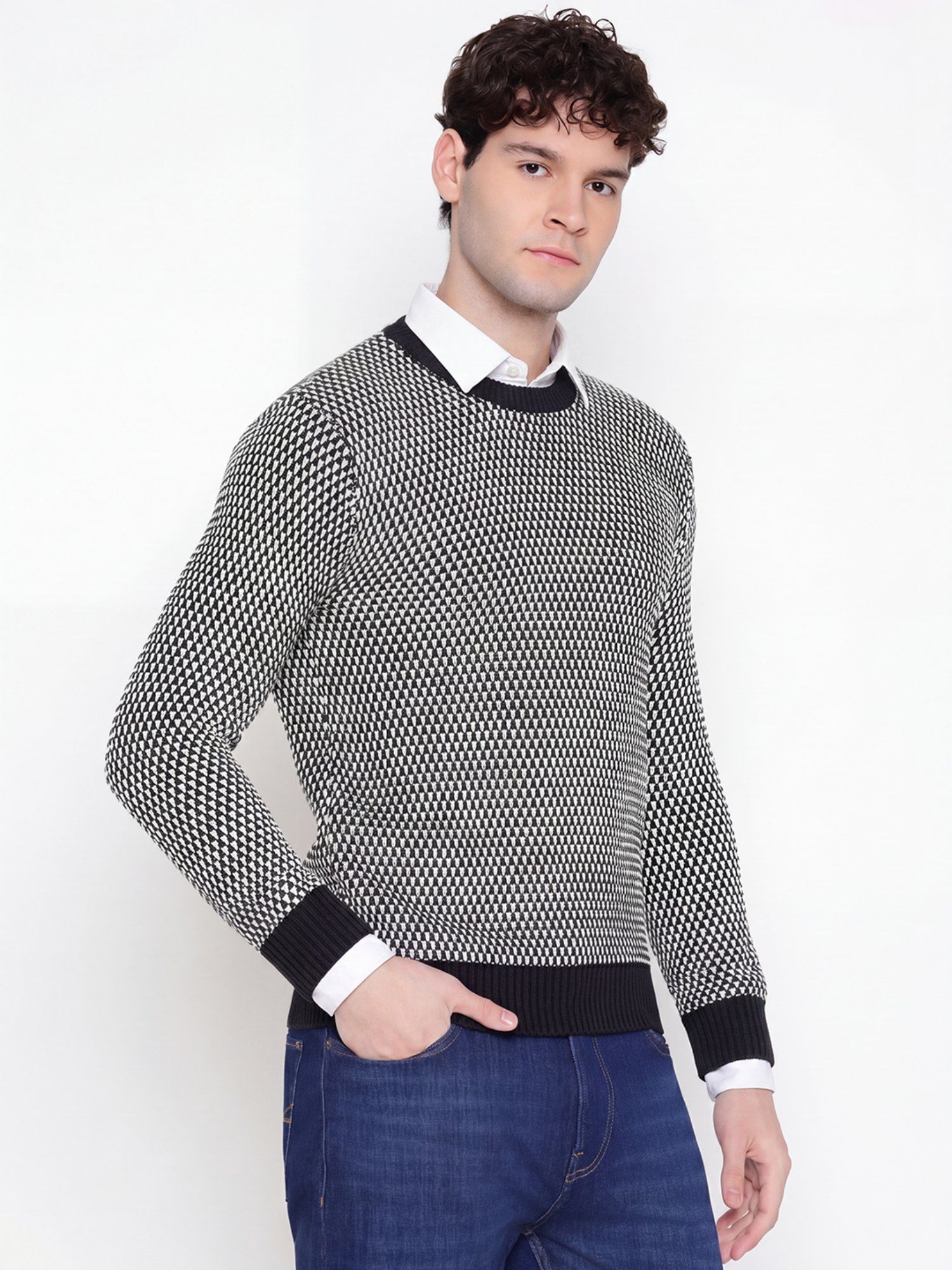 Knitted Round Neck Long Sleeves Sweater