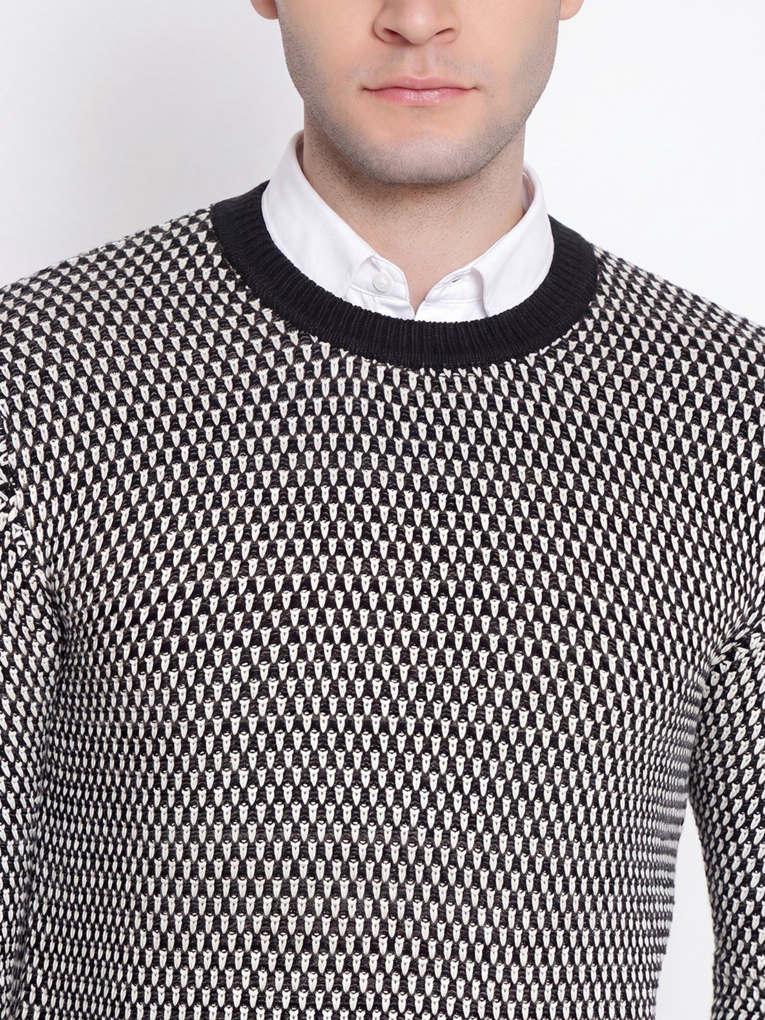 Knitted Round Neck Long Sleeves Sweater