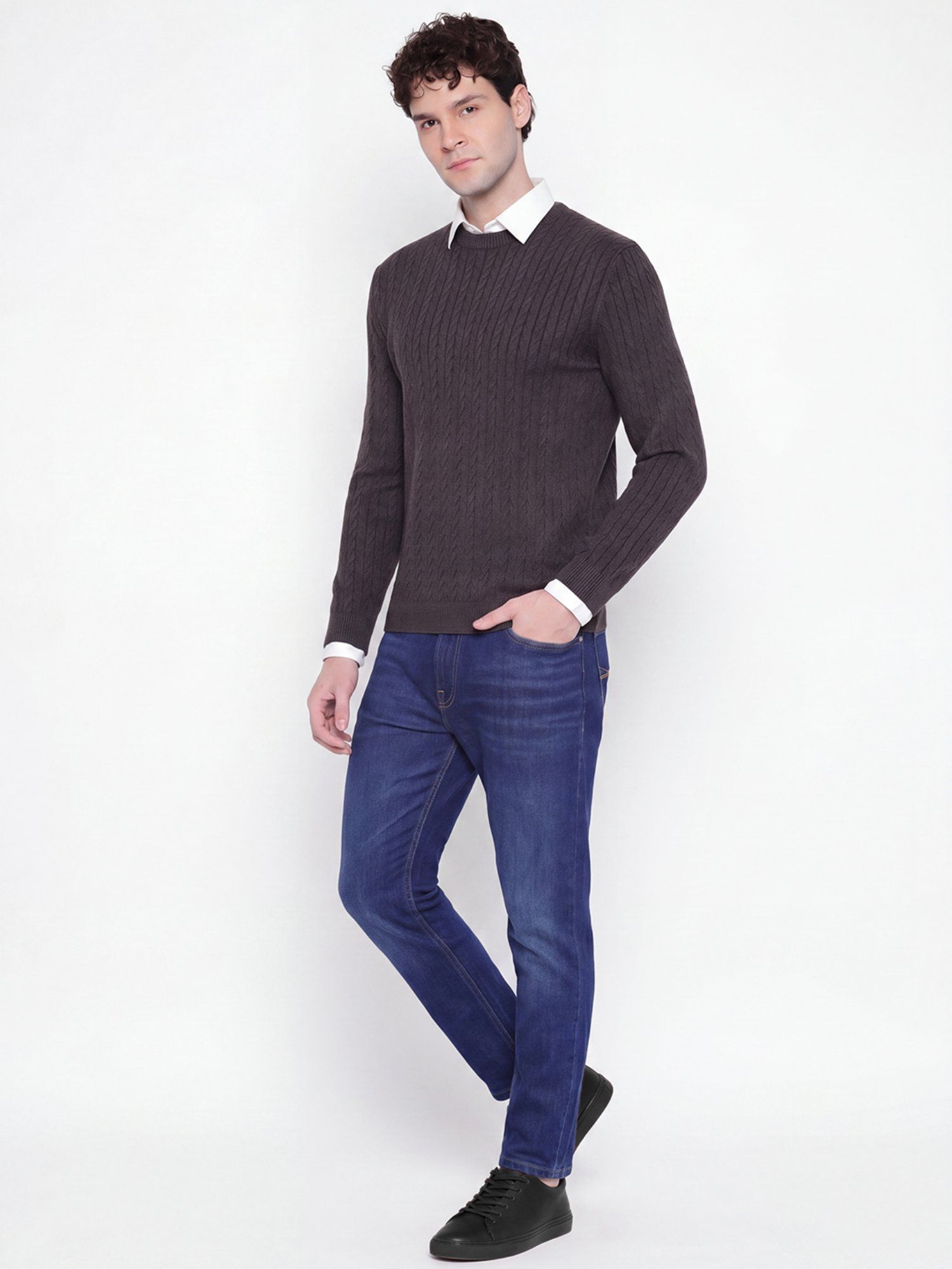 Knitted Round Neck Long Sleeves Sweater