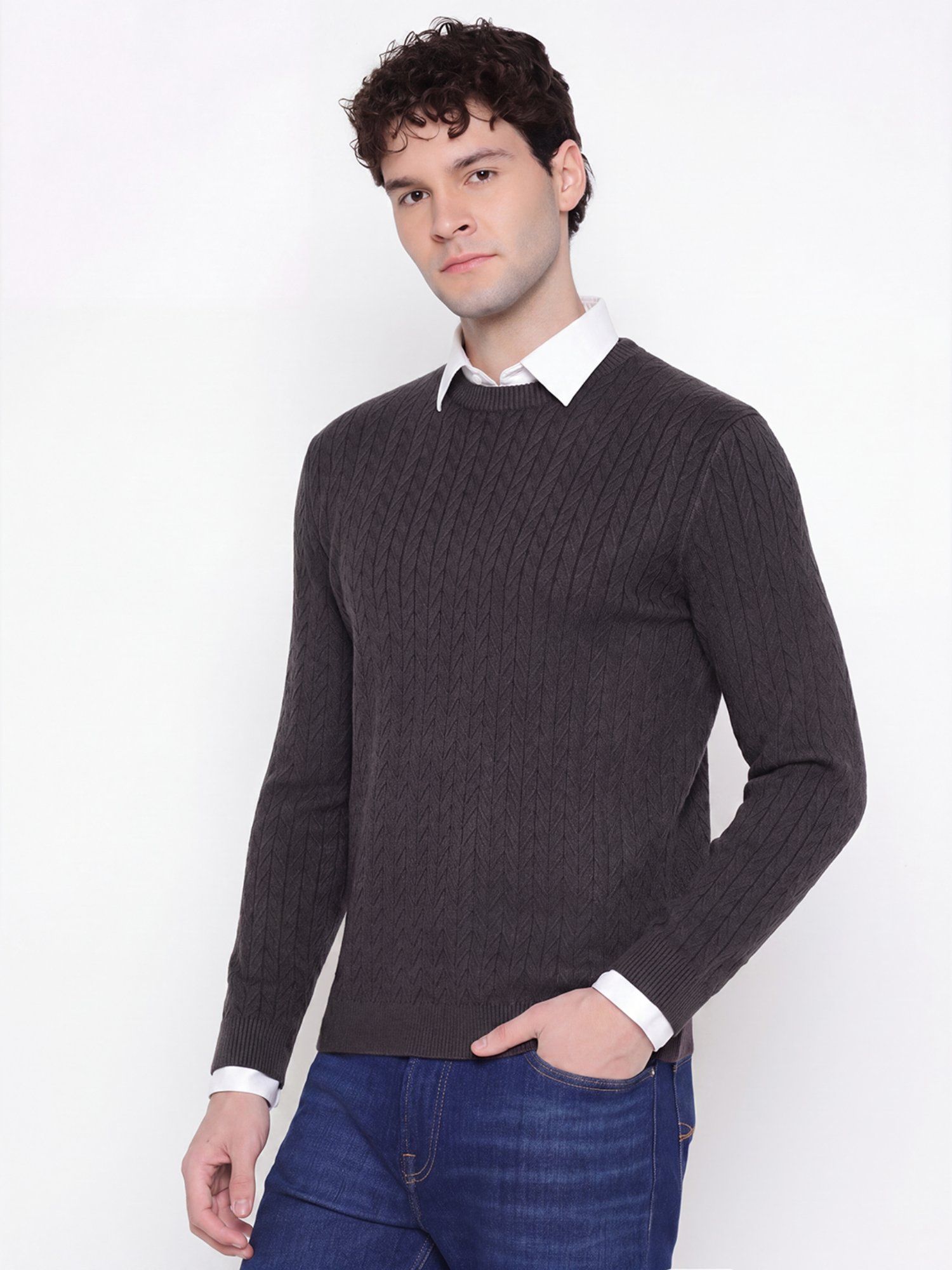 Knitted Round Neck Long Sleeves Sweater