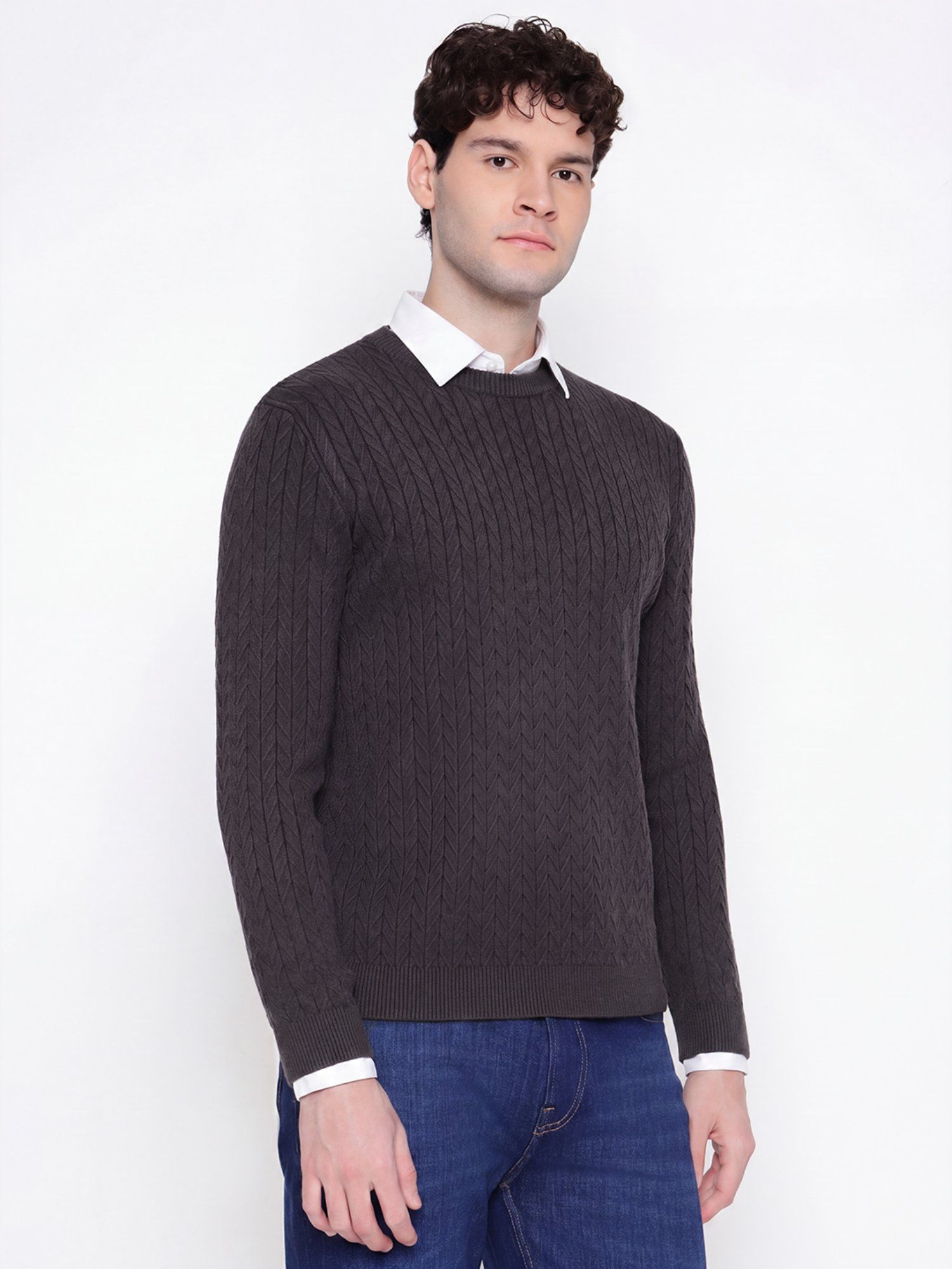 Knitted Round Neck Long Sleeves Sweater