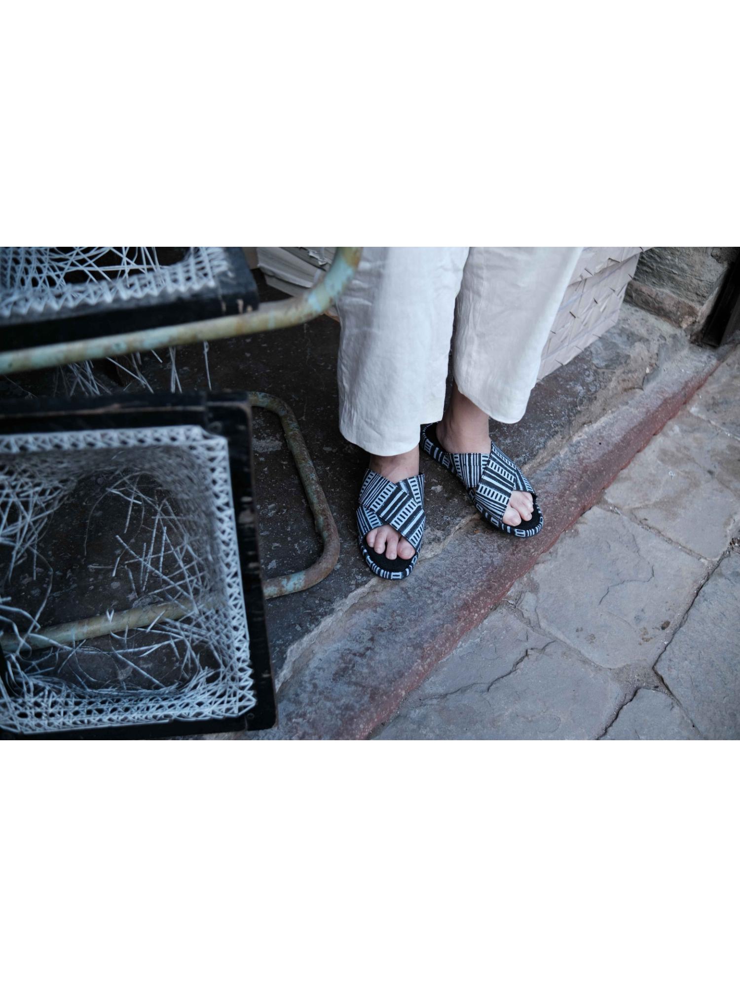 Criss Cross Black Slippers