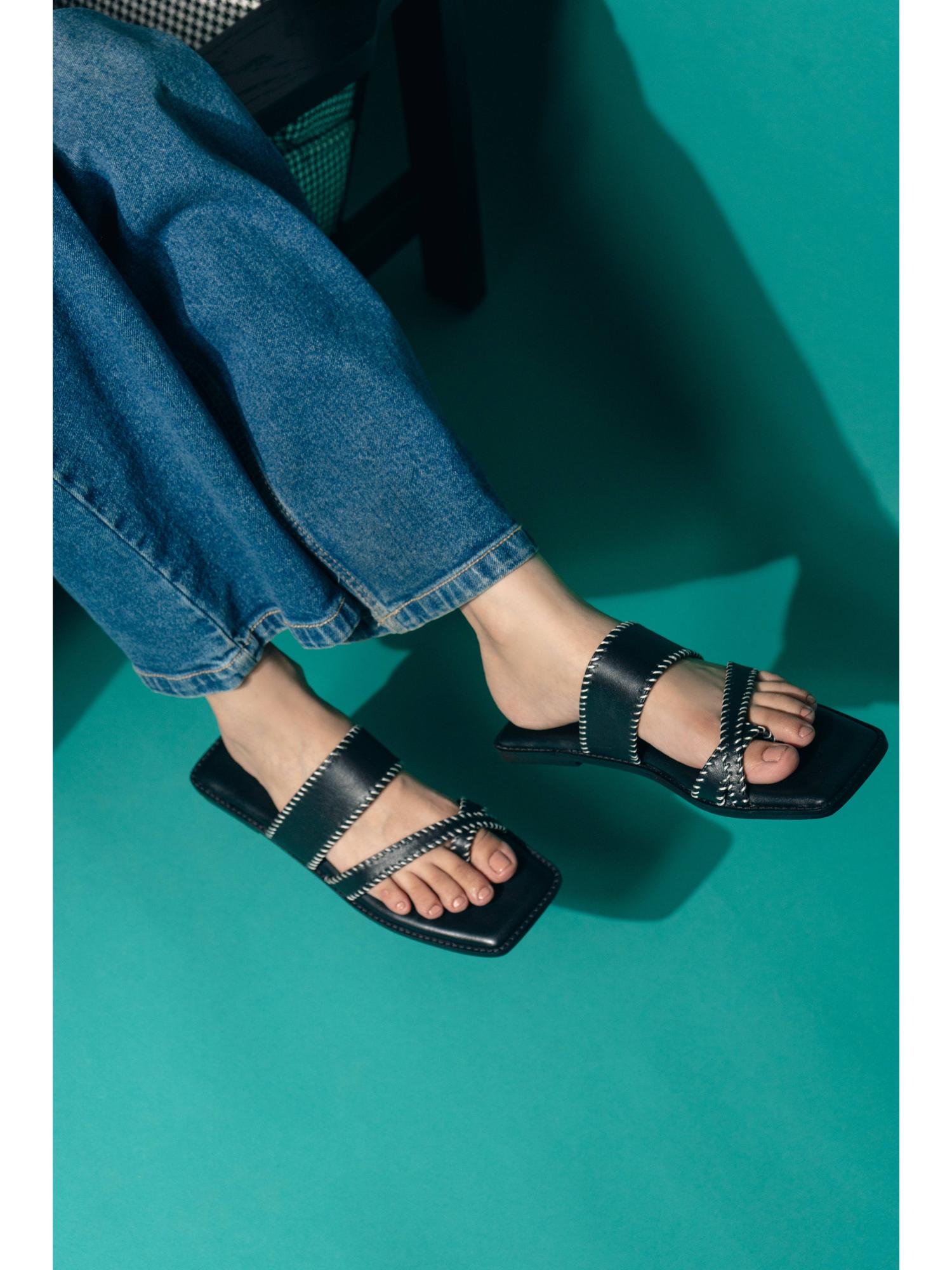 Black Kolha Slippers